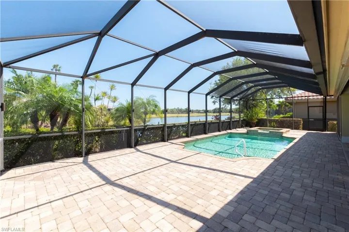 LARGE POOL, SPA AND LANAI
