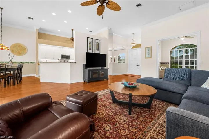 2027 Castle Garden Ln, Naples, Florida 34110