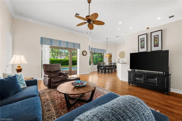 2027 Castle Garden Ln, Naples, Florida 34110