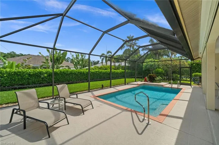 2027 Castle Garden Ln, Naples, Florida 34110