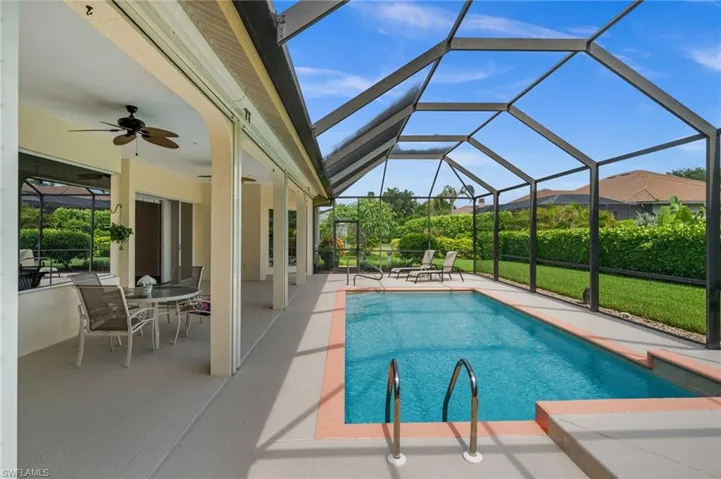 2027 Castle Garden Ln, Naples, Florida 34110