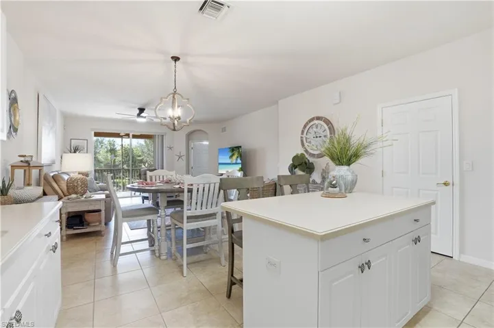 This home feels so warm and inviting!