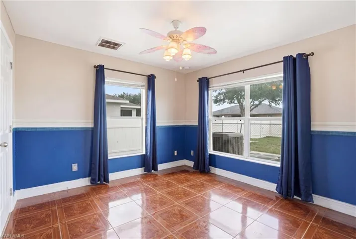 4129 Ne 14th Pl, Cape Coral, Florida 33909