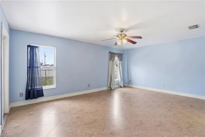 4129 Ne 14th Pl, Cape Coral, Florida 33909