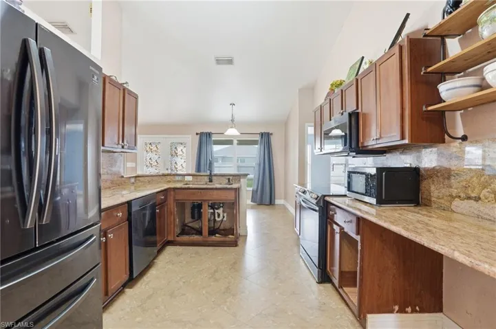 4129 Ne 14th Pl, Cape Coral, Florida 33909