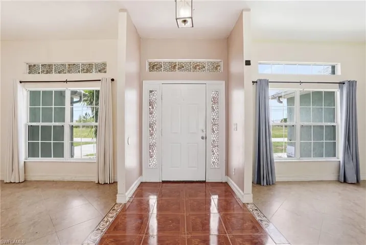 4129 Ne 14th Pl, Cape Coral, Florida 33909