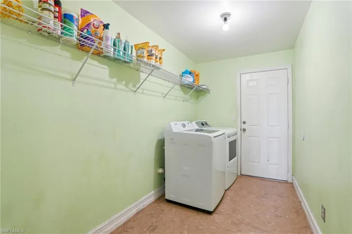 4129 Ne 14th Pl, Cape Coral, Florida 33909
