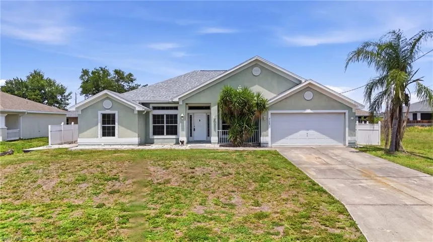 4129 Ne 14th Pl, Cape Coral, Florida 33909