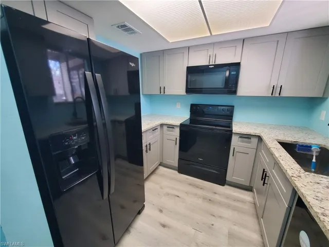 1055 Palm Ave 214, North Fort Myers, Florida 33903