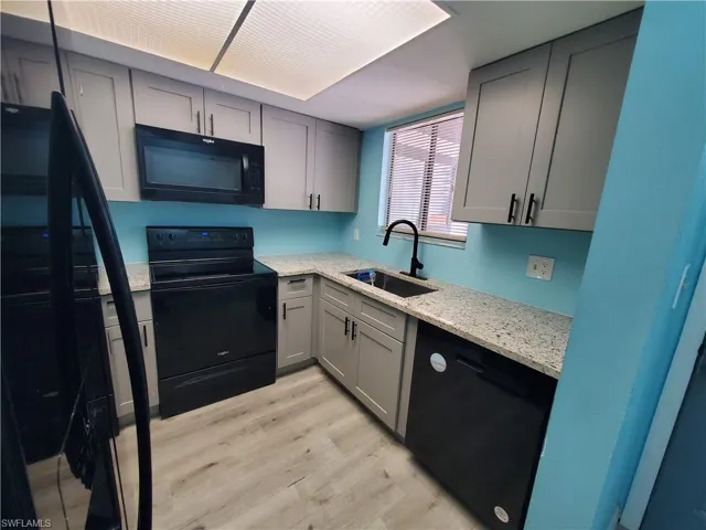 1055 Palm Ave 214, North Fort Myers, Florida 33903