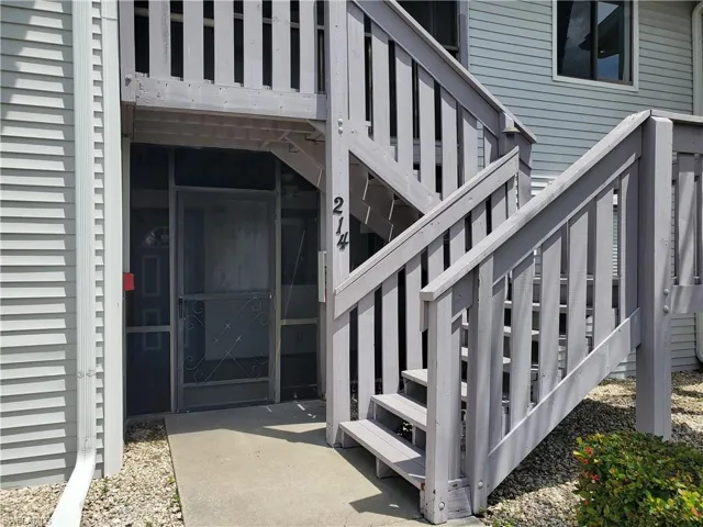 1055 Palm Ave 214, North Fort Myers, Florida 33903