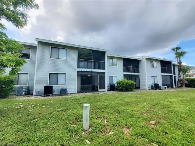 1055 Palm Ave 214, North Fort Myers, Florida 33903