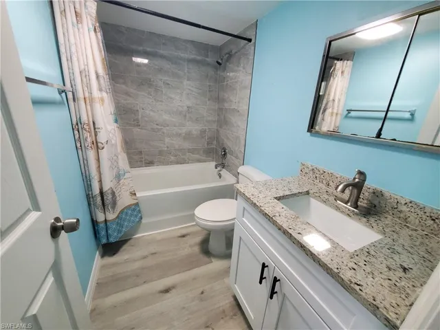 1055 Palm Ave 214, North Fort Myers, Florida 33903