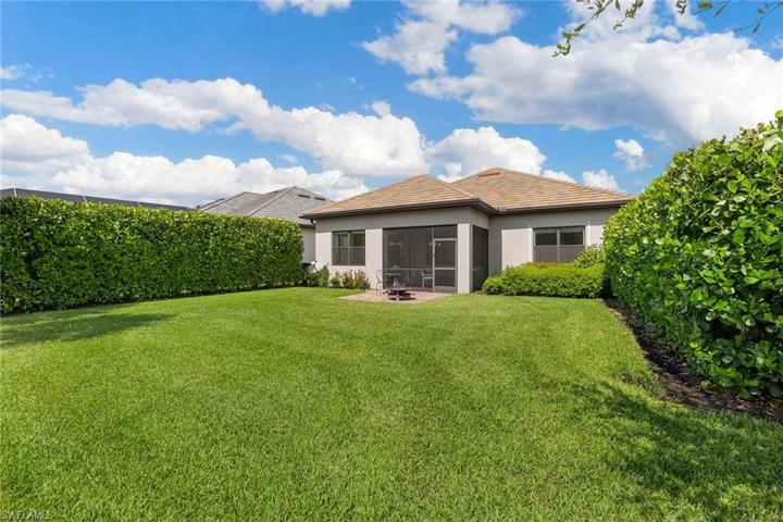 7601  Blackberry  DR, NAPLES, FL 34114