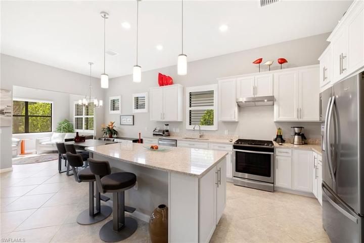 7601  Blackberry  DR, NAPLES, FL 34114