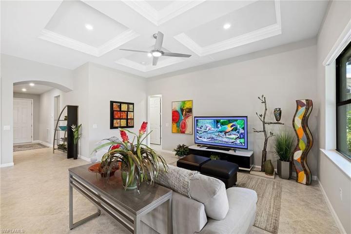 7601  Blackberry  DR, NAPLES, FL 34114