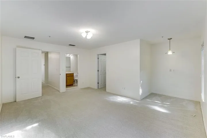 19551 Bowring Park Rd 104, Fort Myers, Florida 33967