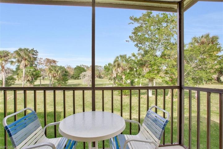 Private screened lanai