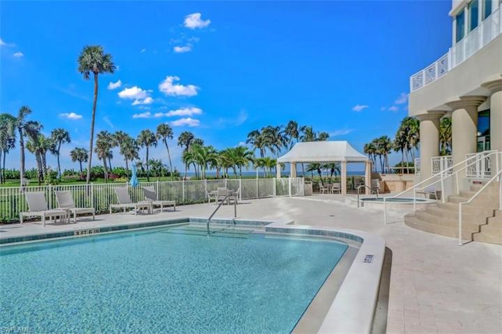 Community Pool, Spa, Chickee Hut & BBQ Area