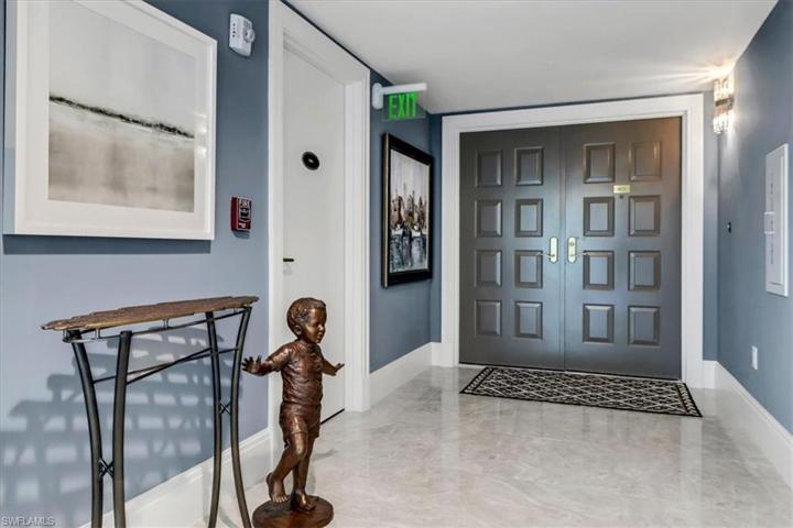 Private Entrance Leading to Residence 1401