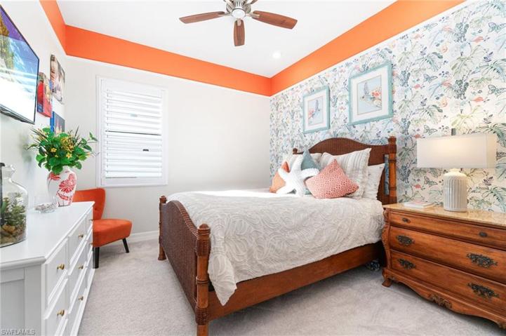 Gracious guest bedroom, with ensuite bathroom for your special visitors.