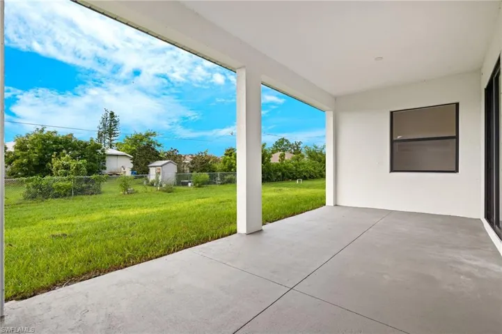4713  6th W ST, Lehigh Acres, FL 33971