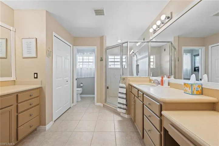 Master Bathroomo