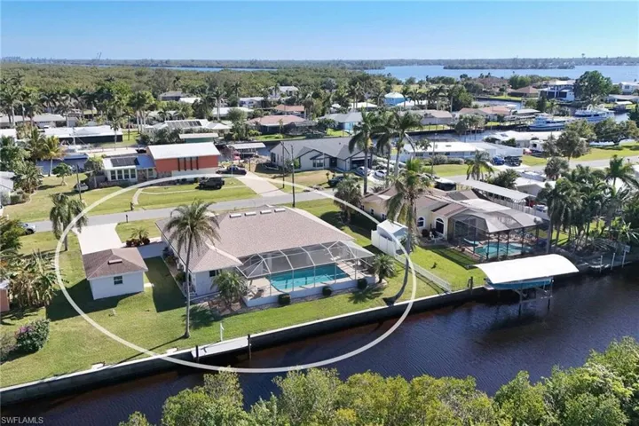 2185  Club House  RD, North Fort Myers, FL 33917