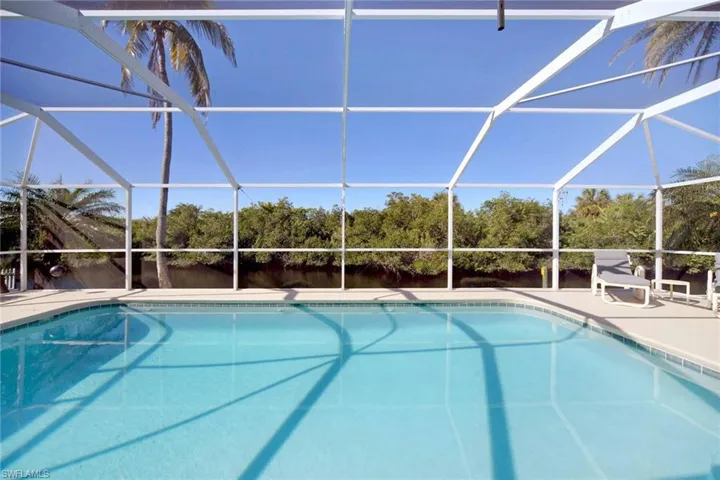 2185  Club House  RD, North Fort Myers, FL 33917