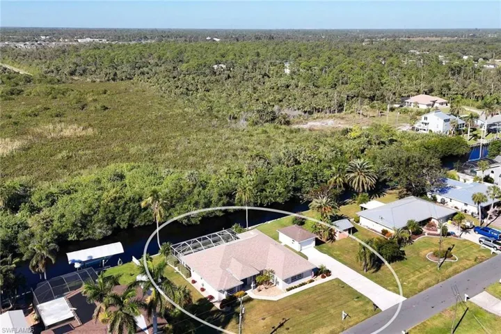 2185  Club House  RD, North Fort Myers, FL 33917