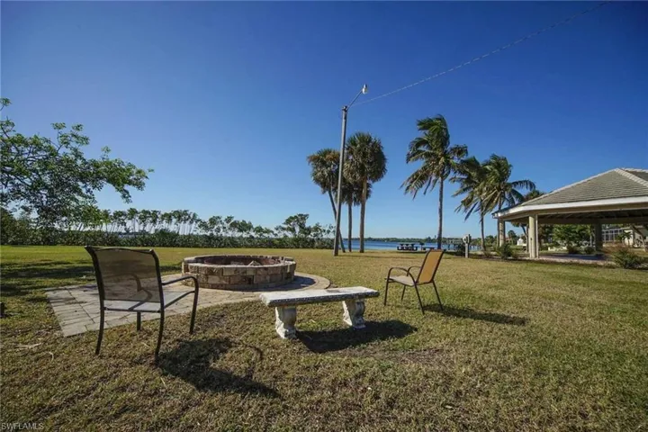 2185  Club House  RD, North Fort Myers, FL 33917