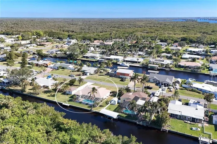 2185  Club House  RD, North Fort Myers, FL 33917
