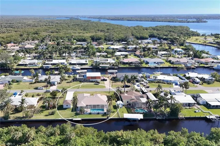 2185  Club House  RD, North Fort Myers, FL 33917