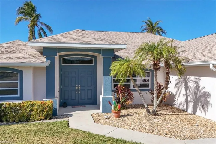 2185  Club House  RD, North Fort Myers, FL 33917