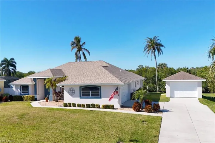 2185  Club House  RD, North Fort Myers, FL 33917