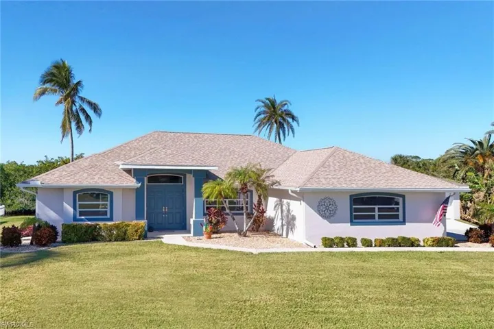 2185  Club House  RD, North Fort Myers, FL 33917