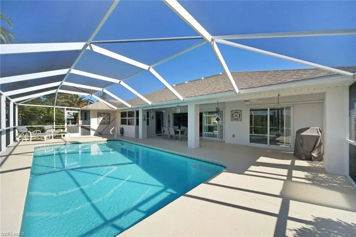 2185  Club House  RD, North Fort Myers, FL 33917