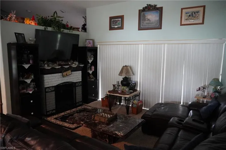 274  Justene  CIR, Lehigh Acres, FL 33936
