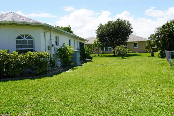 274  Justene  CIR, Lehigh Acres, FL 33936