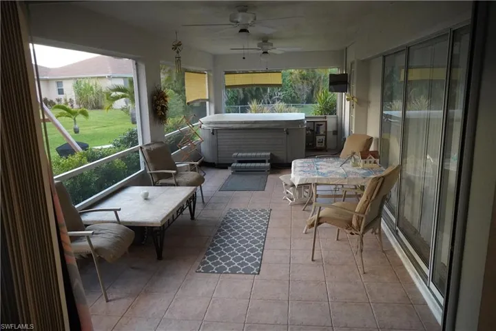 Screened-in lanai