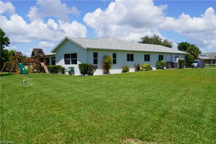 274  Justene  CIR, Lehigh Acres, FL 33936