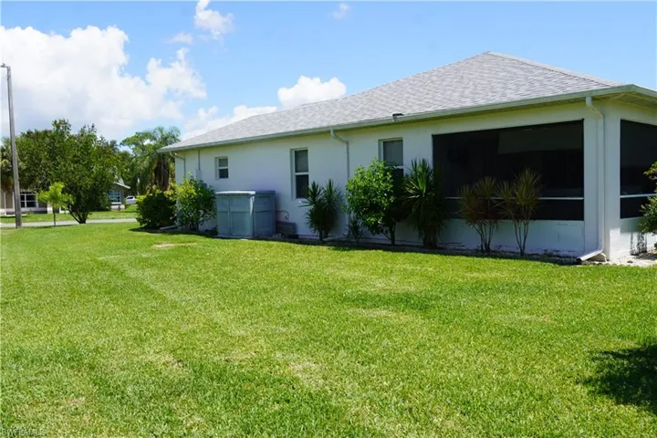 274  Justene  CIR, Lehigh Acres, FL 33936