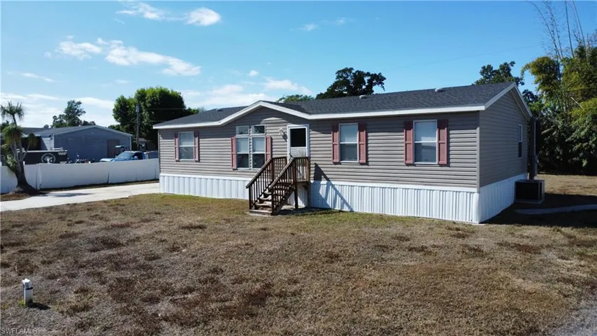 View of manufactured / mobile home