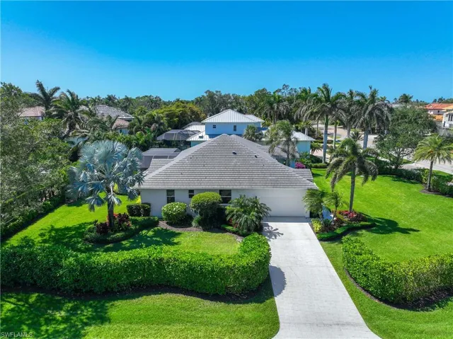 1850  Crayton  RD, Naples, FL 34102