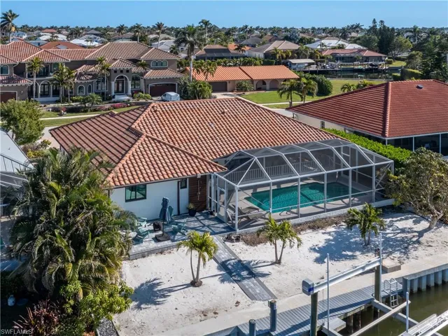 Birds eye view of property
