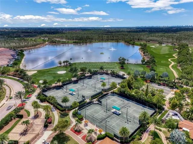 Plenty of tennis courts!