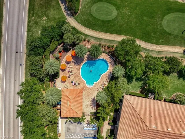 Bellano condo pool.