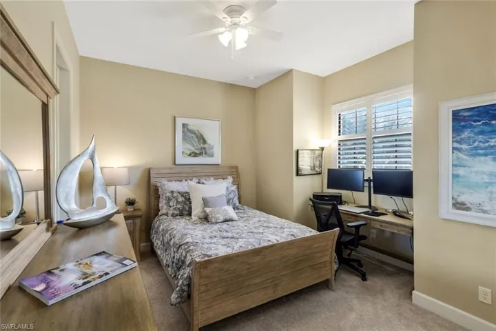 Guest bedroom with en-suite bathroom.