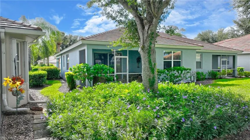 2294 Carnaby Ct, Lehigh Acres, Florida 33973
