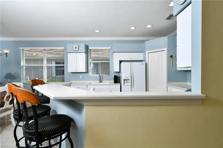Breakfast bar